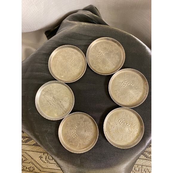 Vintage Set of 6 Forged Aluminum Round Drink Coasters fruit floral pattern EUC - Picture 2 of 14
